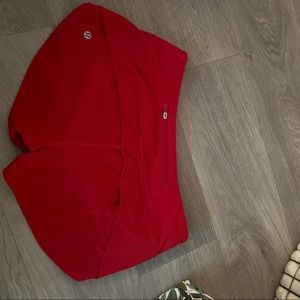 Lululemon red speed up low rise shorts 2.5”